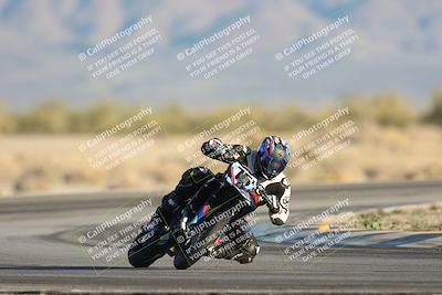 media/Dec-07-2025-CVMA (Sun) [[3e7d2de5dc]]/Race 18-Formula Twins-Formula 40 UL/